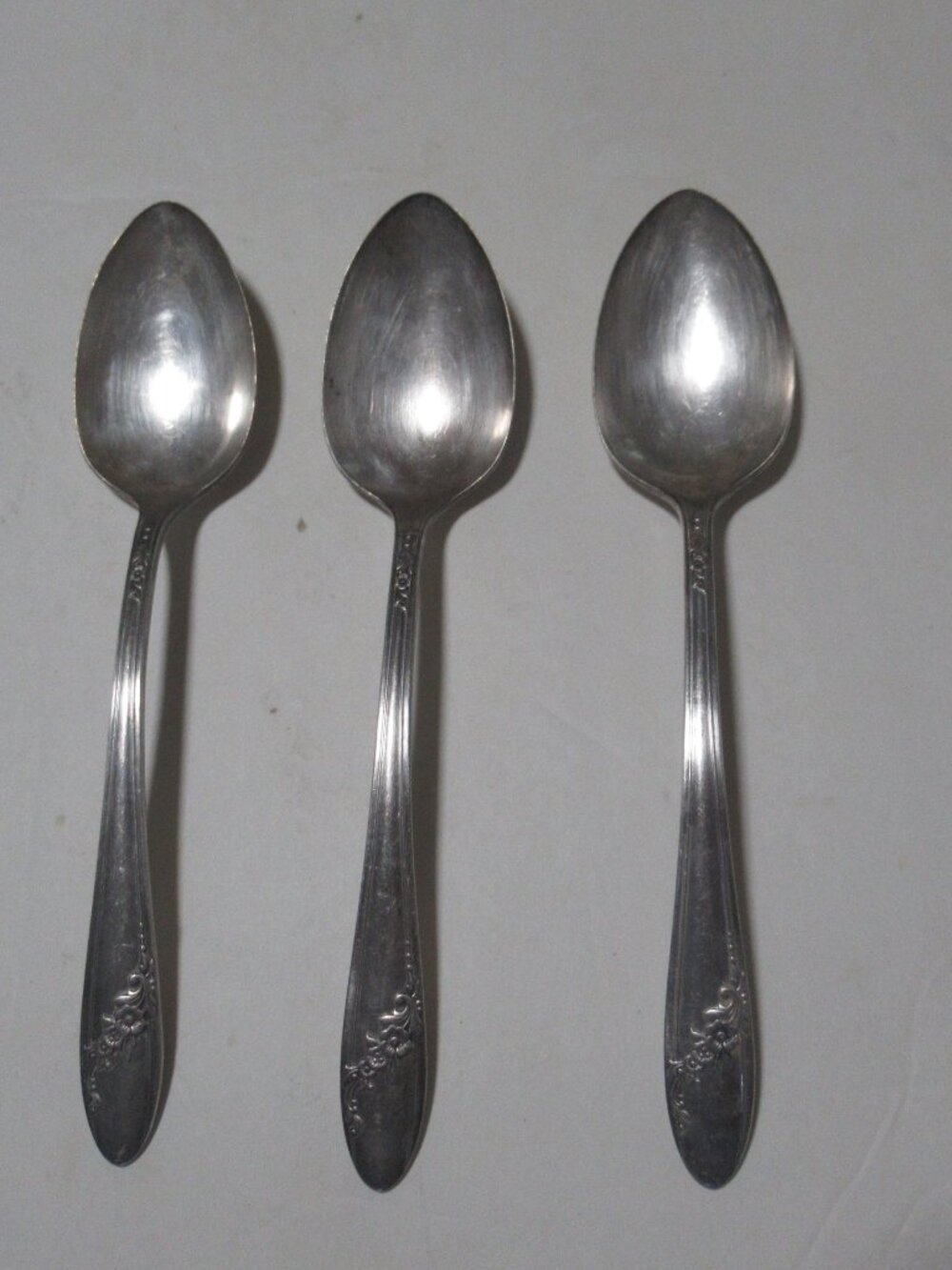 Vintage Oneida Tudor Plate QUEEN BESS II Serving Large Spoons Set Of 3